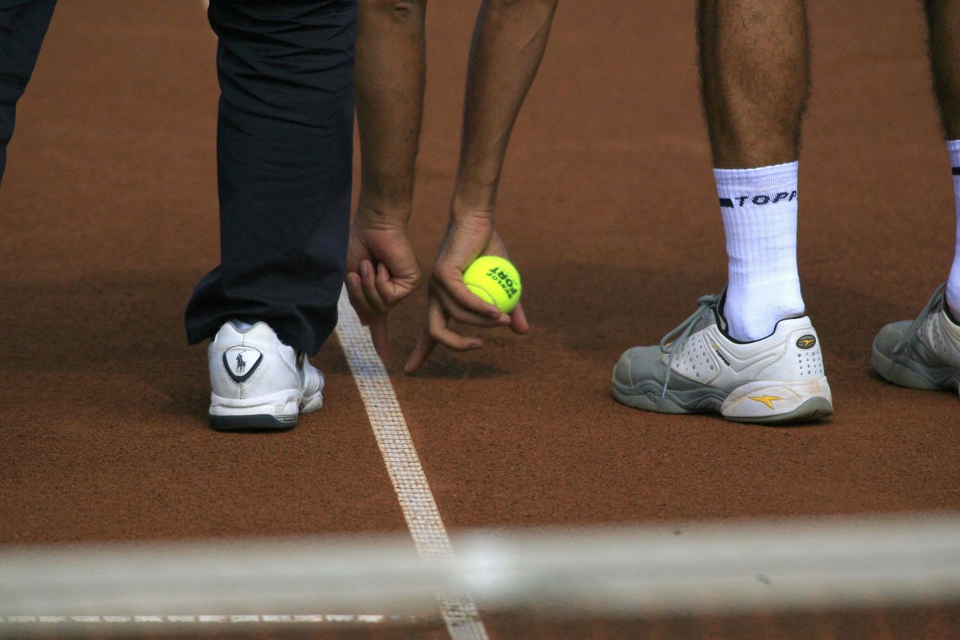 Arbitru de tenis, suspendat 18 luni după ce a jucat la pariuri! Pe ce meciuri a mizat