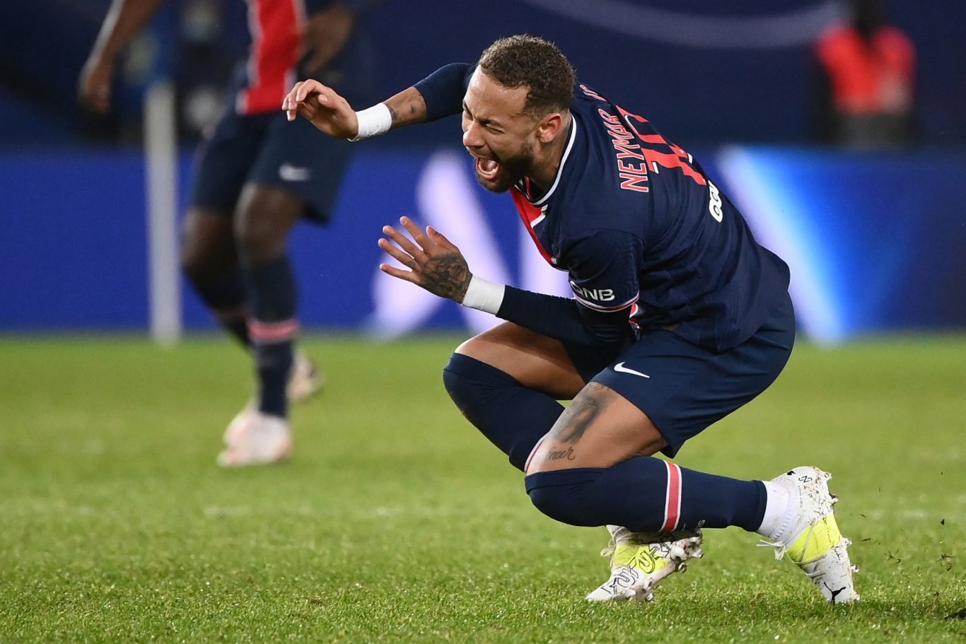 Neymar a ieșit în lacrimi și a urlat de durere, într-un derby de coșmar pentru PSG. Groparul CFR-ului, o nouă eroare incredibilă