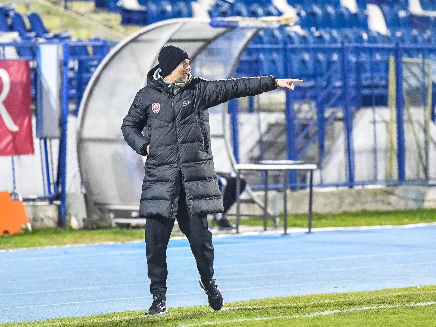 Fază ciudată la partida Poli Iași – CFR Cluj. Jucătorii lui Edi Iordănescu s-au supărat că au primit penalty. „Ce vreți? Apucasem să fluier”