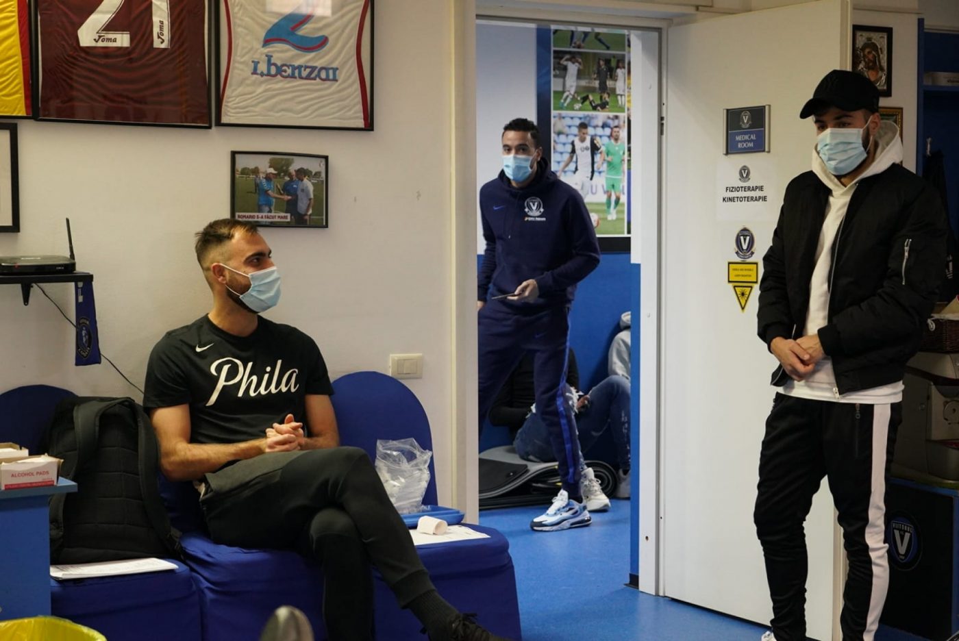 FC Viitorul s-a reunit! Mircea Rednic a renunțat la doi fotbaliști și a chemat juniorii la echipă | VIDEO
