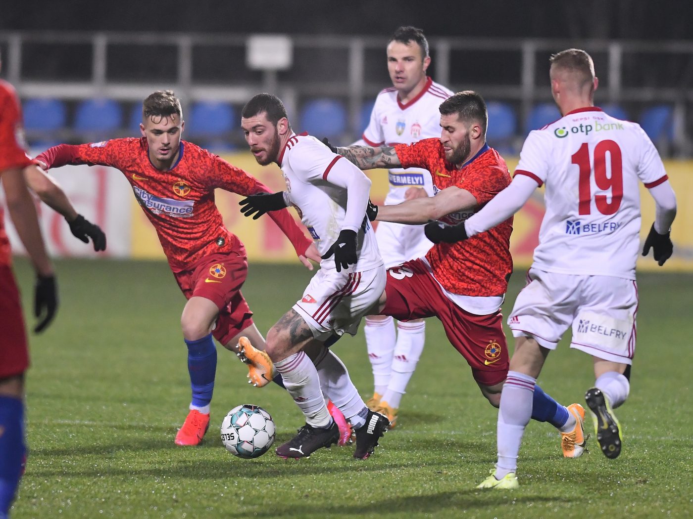 FCSB – Sepsi Sfântu Gheorghe 1-1. Echipe lui Toni Petrea, pas greșit pe teren propriu, dar termină anul pe primul loc. Olimpiu Moruțan, ocazie uriașă în ultimul minut