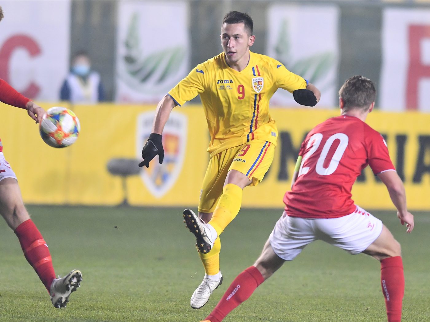 Mesaj sincer pentru Olimpiu Moruțan, după oferta de la Al Jazira: „Tânăr, netânăr, să facă rost de bani!”
