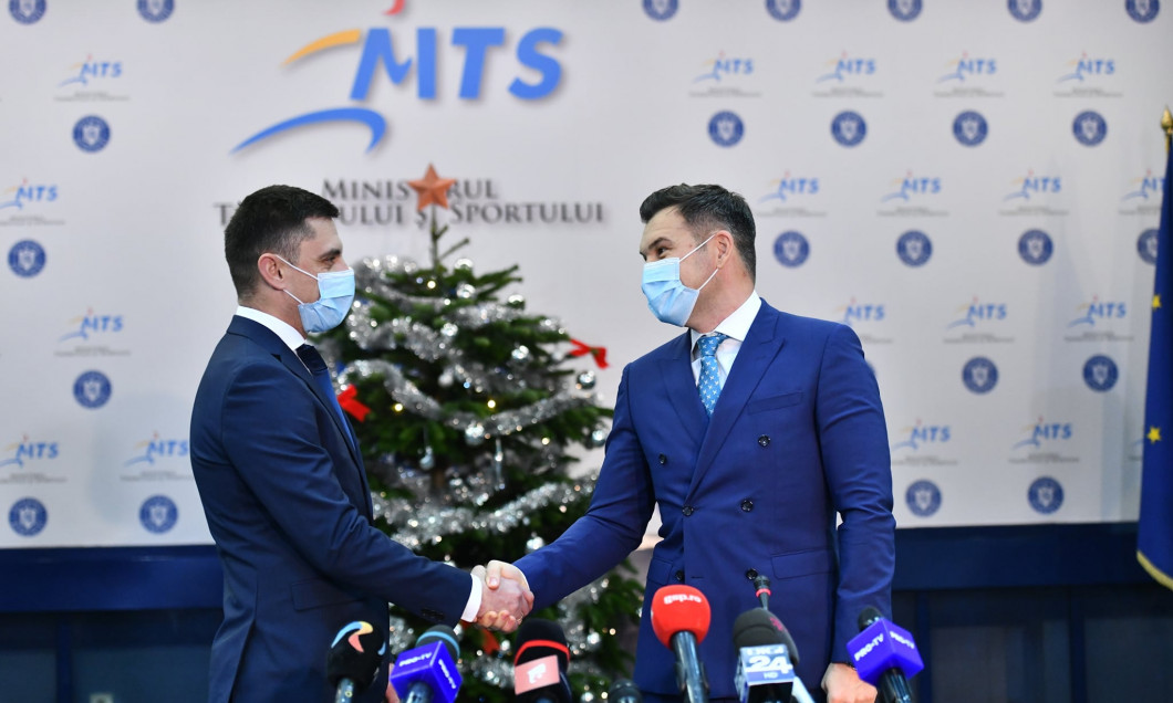 Ionuț Stroe, moment superb la predarea mandatului de ministru al Tineretului și Sportului. „O perioadă dificilă și intensă!”