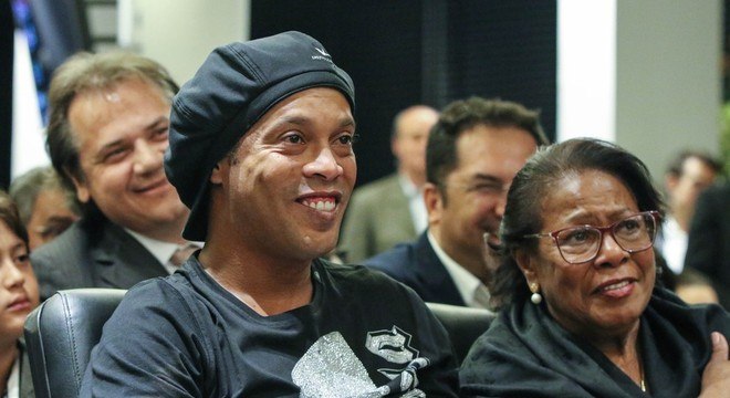 Ronaldinho, momente dificile după ce mama lui a fost internată la Terapie Intensivă cu COVID-19