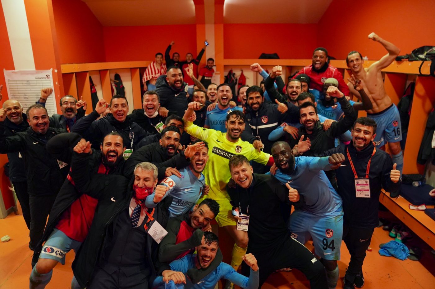 Marius Șumudică l-a răzbunat pe Sebastian Colțescu! Gaziantep, victorie mare pe terenul lui Istanbul BB