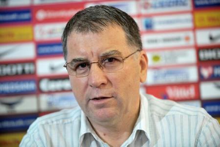 Noua poezie scrisă de Valeriu Argăseală pe final de 2020. Președintele FCSB-ului, surpriză de proporții