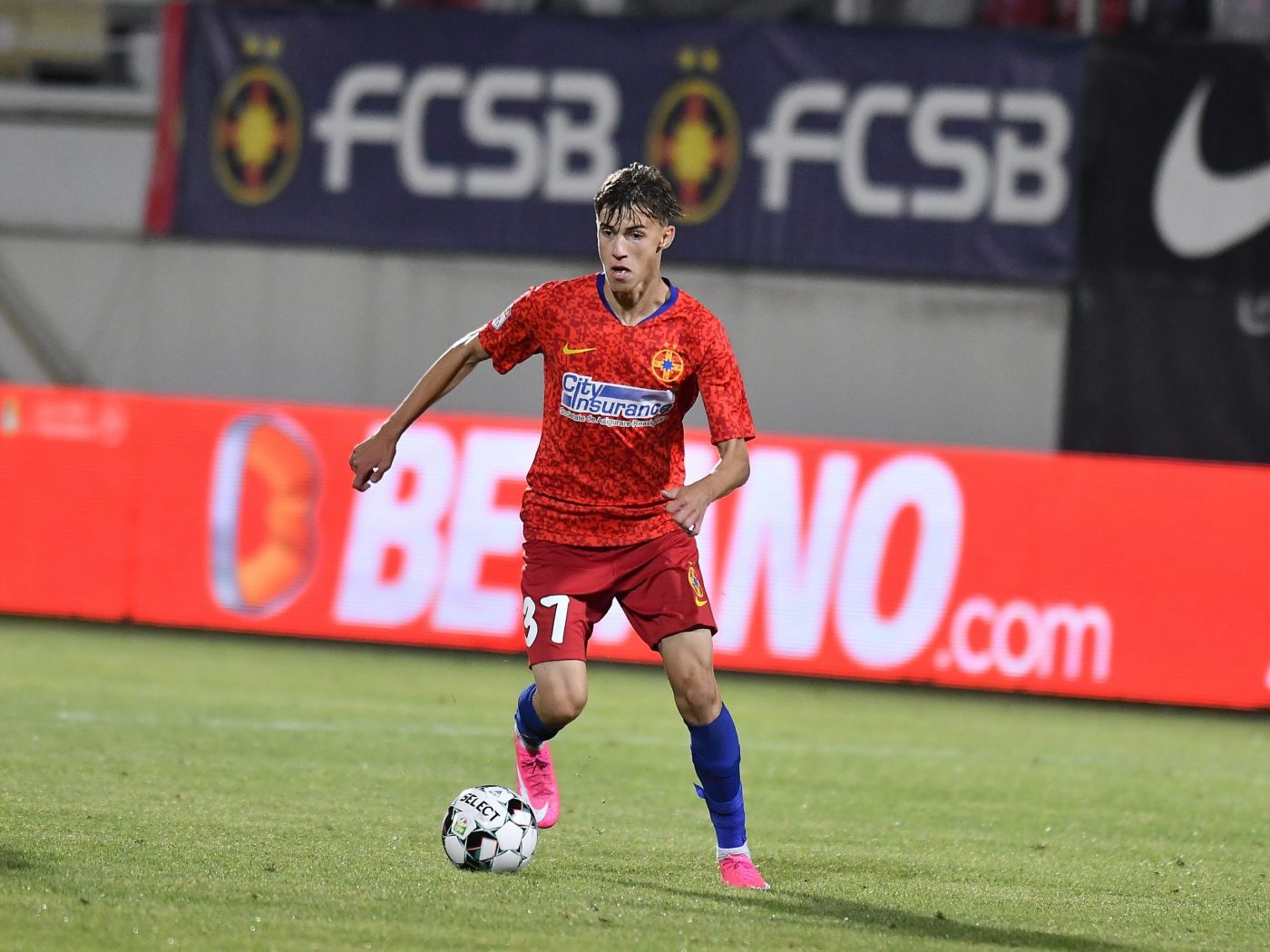 Prima reacție a familiei lui Octavian Popescu, după ce puștiul de la FCSB s-a „pierdut” la interviu și a fost ironizat: „Asta trebuie să facă acum!” | EXCLUSIV