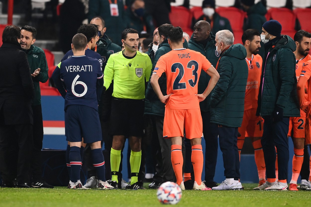 ULTIMA ORĂ | UEFA a decis ca partida PSG – Bașakșehir să se joace miercuri! Forul european a anunțat ce se întâmplă cu brigada de arbitri din România
