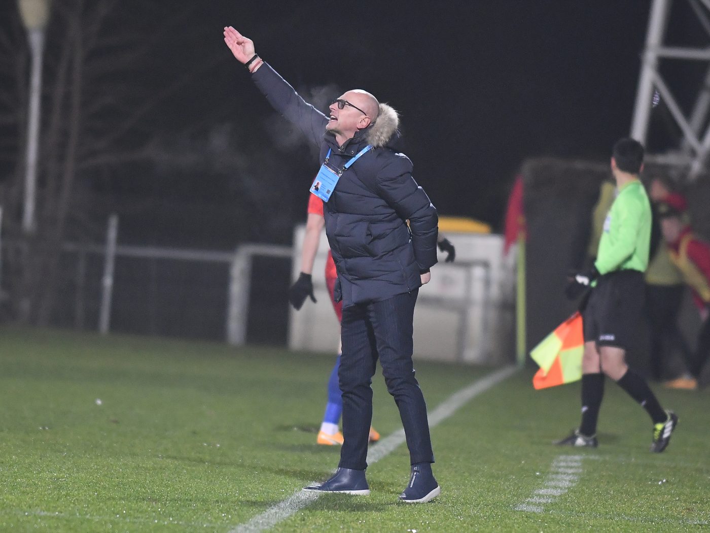 Leo Grozavu nu recunoaște că l-a înjurat pe Vali Crețu și îl atacă pe arbitrul partidei. „Nu avem cum să avem fotbal de calitate cu echipe protejate”