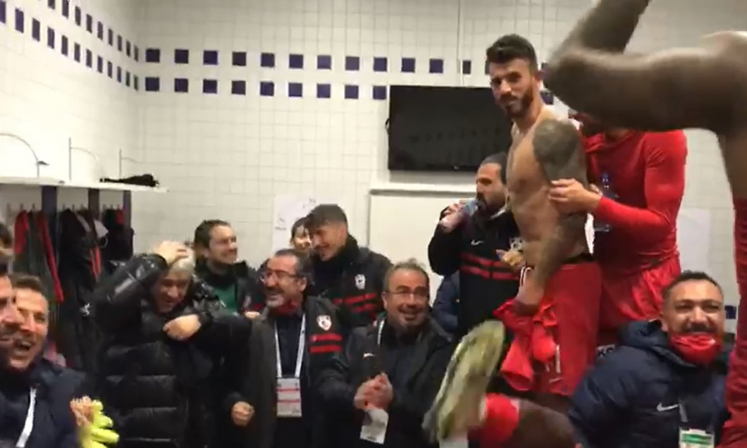 Sărbătoare în vestiarul lui Gaziantep! Cum s-au bucurat jucătorii, după o nouă victorie a echipei lui Marius Șumudică | VIDEO
