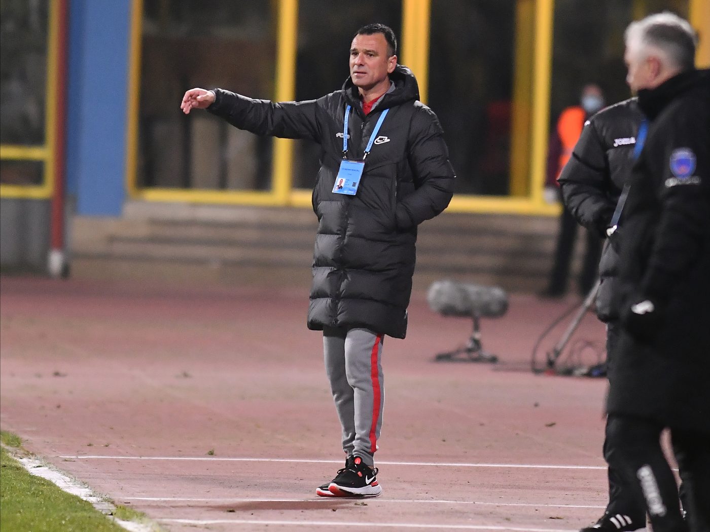 Toni Petrea, semnal de alarmă înaintea derby-ului cu CFR: „Asta e o mare problema!” Antrenorul FCSB, decis să pună capăt dominației campioanei