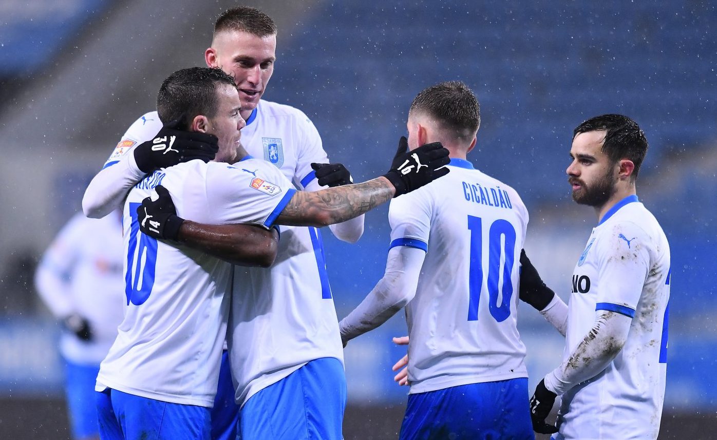 UTA Arad – Universitatea Craiova Live Video Online în etapa 13 din Liga 1 | Oltenii au șansa să revină pe primul loc! ECHIPELE DE START