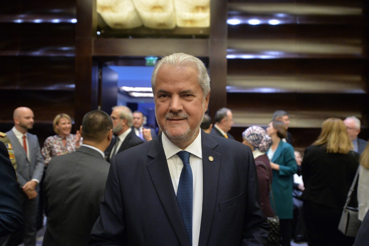 Fostul premier Adrian Năstase, fan celebru al „câinilor”, vorbește despre preluarea clubului Dinamo de către Ion Țiriac! De ce magnatul cu avere de miliarde de euro ar fi ideal pentru echipa din Ștefan cel Mare