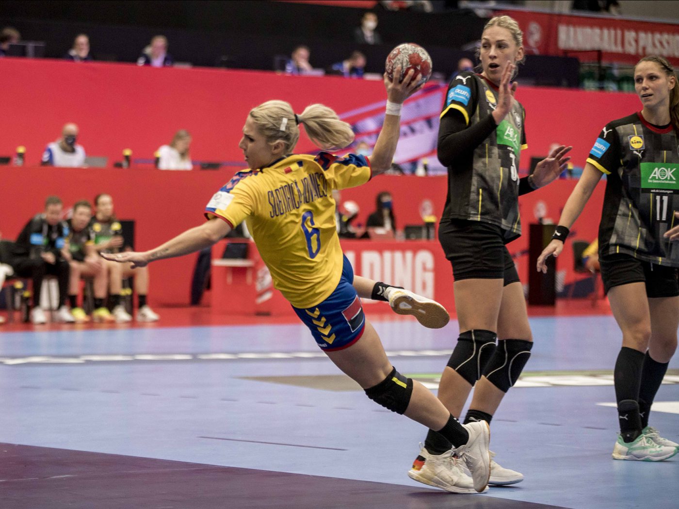A fost zi de sărbătoare ieri în cantonamentul echipei României la Euro 2020. Surpriza pregătită pentru Alexandra Subțirică-Iovănescu. „Nu credeam că mai pot ajunge la un turneu final”
