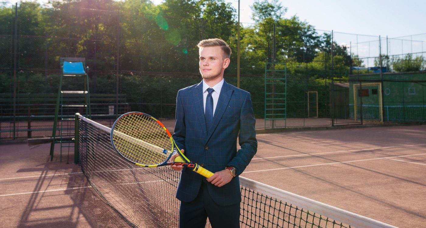 Povestea senzaţională a românului de 19 ani care arbitrează în ATP şi WTA: „Am pătruns în lumea asta dintr-o eroare!” Cum a ajuns în scaun la un meci al Simonei Halep | INTERVIU EXCLUSIV
