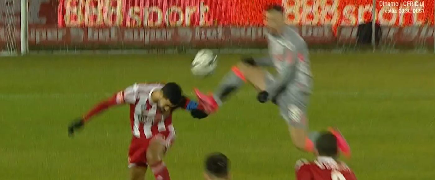 Fază scandaloasă la Sepsi – UTA! Arbitrul Horia Mladinovici, orb la atacul criminal al lui Ioan Hora la Bouhenna! FOTO