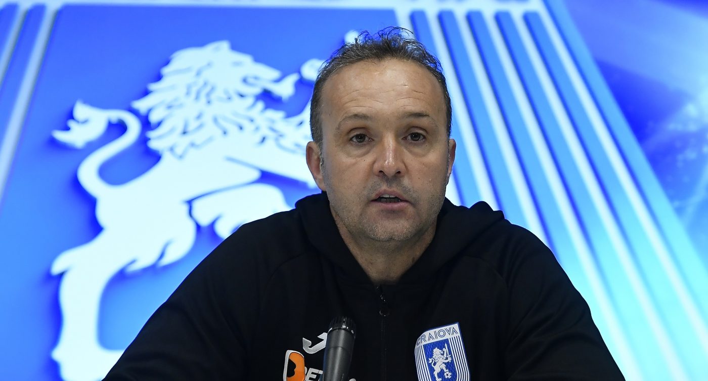 Corneliu Papură nu-și face calcule de titlu: „E prea devreme, ne temem de orice echipă”. Ce spune antrenorul Craiovei despre scandalul în care este implicat Sebastian Colţescu