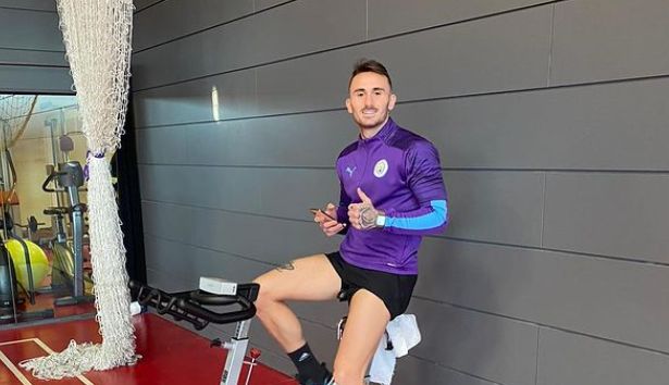 Aleix Garcia a renunțat la echipamentul lui Dinamo! Spaniolul, semn că îi este dor de Manchester City | VIDEO