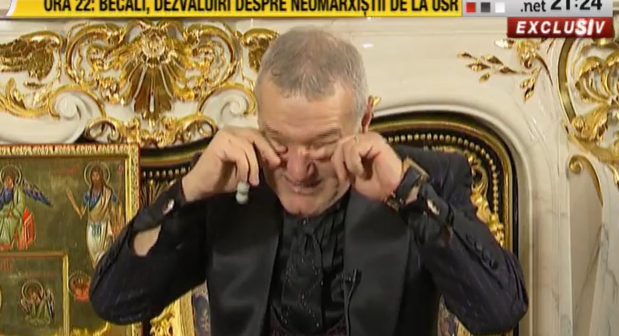 Moment tulburător la TV! Gigi Becali a început să plângă în fața camerelor, în seara de Crăciun: „Sunt momente când îmi dau lacrimile!” | FOTO