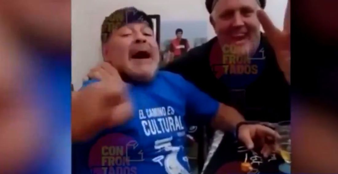 Ultimele imagini cu Maradona în viaţă! Diego petrece cu alcool, trabucuri și pastile | VIDEO