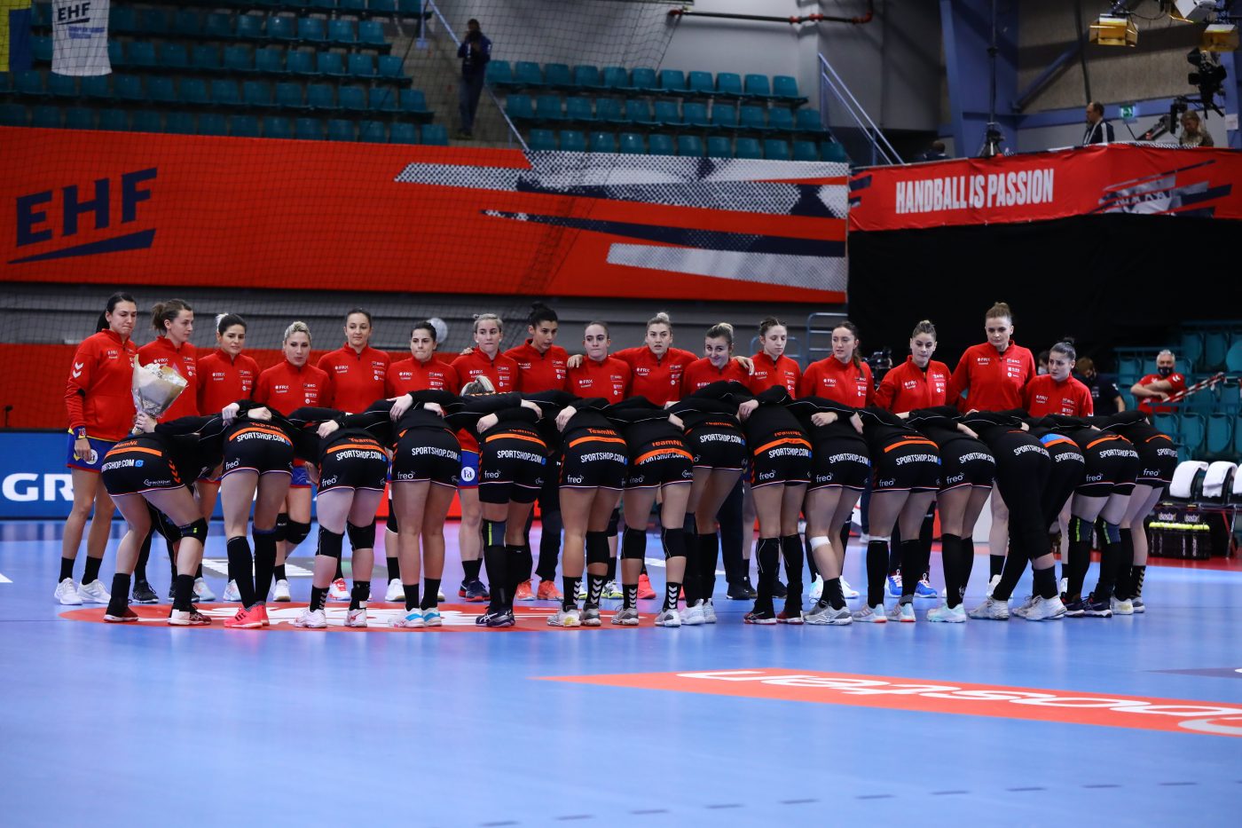 Război total în handbal după Euro 2020. Șeful secției de la CSM București cere federației să intervină: „Să analizeze și să clarifice în mod public toate atacurile și calomniile la adresa antrenorilor români”