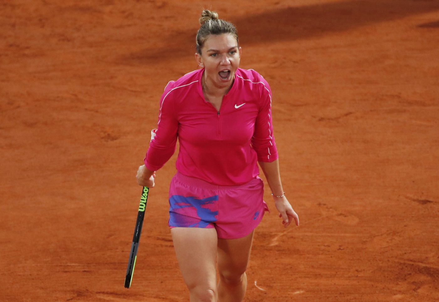 Simona Halep, antrenament spartan, transmis în direct, înainte de Australian Open. Cu ce jucător s-a pregătit
