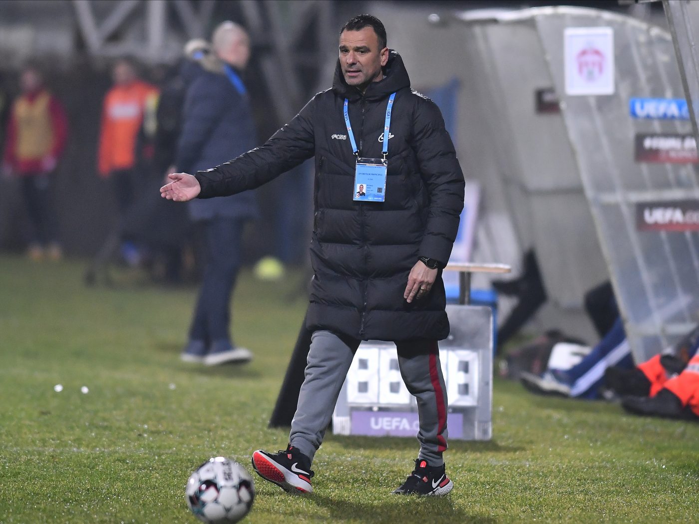 Ce s-a întâmplat, de fapt, între Dennis Man și Florin Tănase în momentul penalty-ului obținut de FCSB, la meciul cu FC Voluntari! Explicațiile lui Toni Petrea