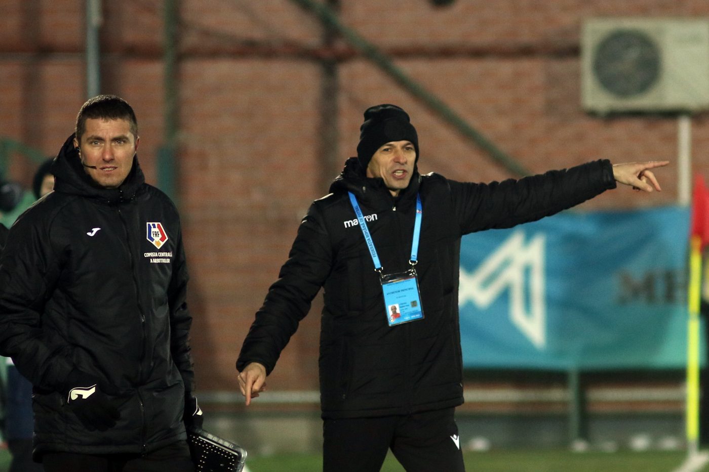 Bogdan Andone a „împrumutat” discursul lui Florin Tănase și s-a plâns de frigul de la partida cu FC Argeș. „Este greu să joci pe astfel de terenuri. Mingea a fost înghețată”
