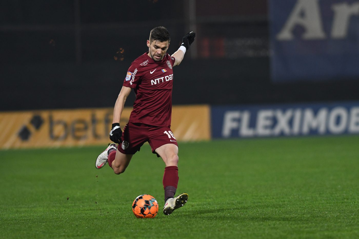 Imagini terifiante cu Mateo Susic! Cum arată fundașul CFR-ului după ciocnirea cu Octavian Popescu | FOTO