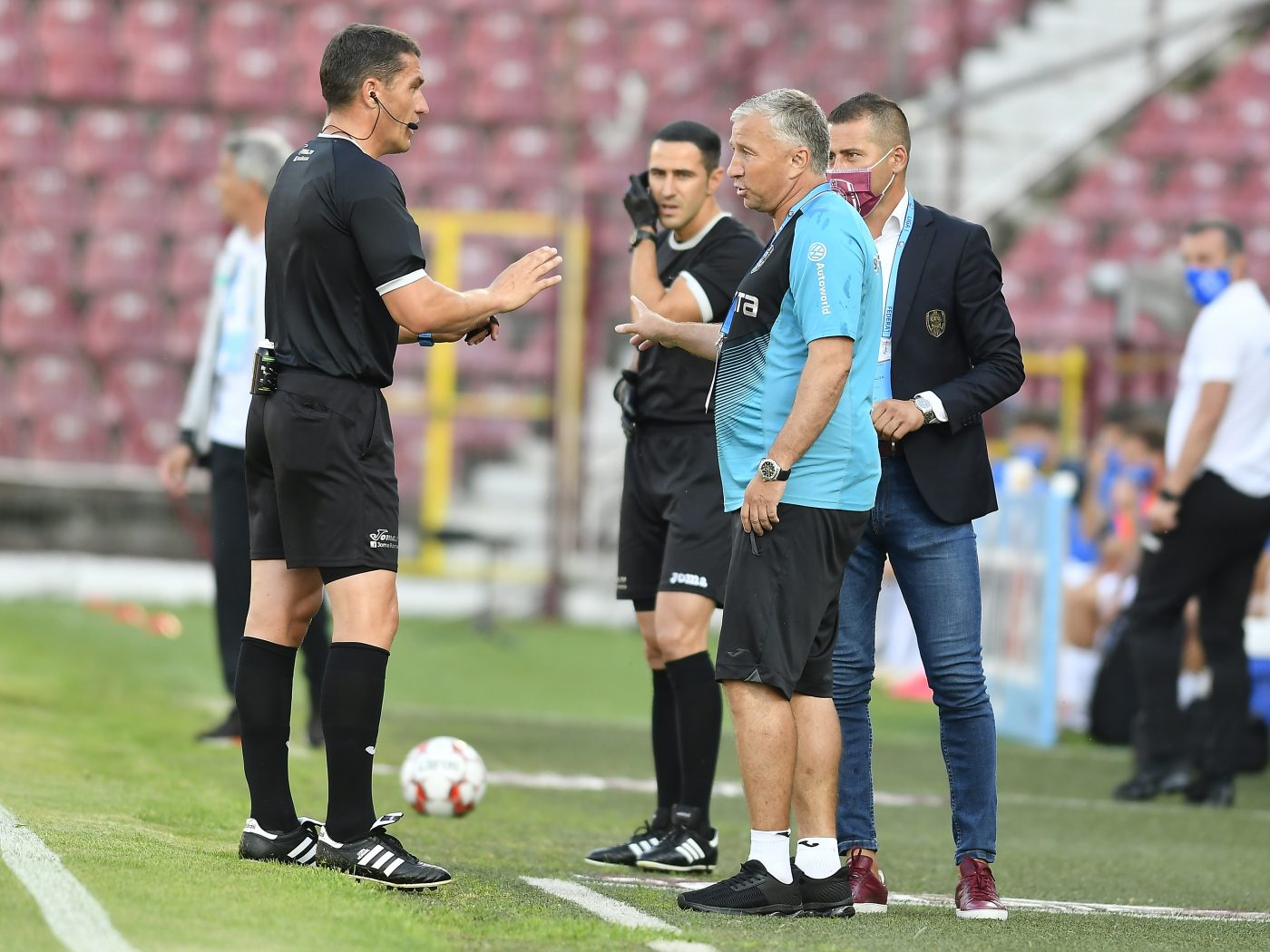 Dan Petrescu a reacționat după ce Gigi Becali l-a acuzat pe arbitrul Istvan Kovacs că este pro CFR Cluj: „Eu plec de aici și mă las!”