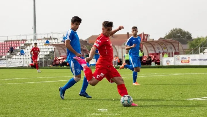 Un club din Serie A, în negocieri cu UTA Arad pentru transferul unui internațional U18! Mijlocașul ar putea fi coleg cu un alt român în Italia