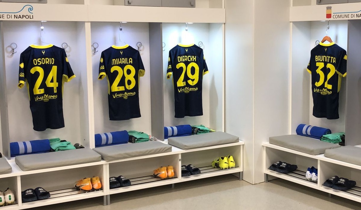 Dennis Man, rezervă în meciul dintre Napoli și Parma! Valentin Mihăilă este și el pe bancă