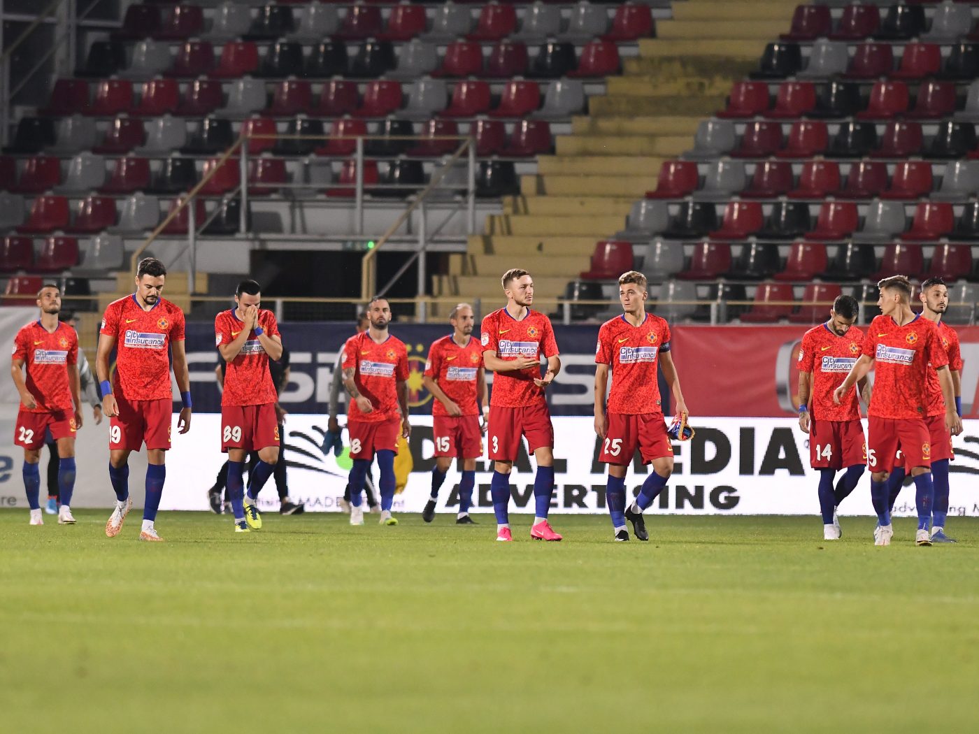 A plecat în iarnă de la FCSB, iar acum se însoară cu amanta. „În curând!” Anamaria Prodan le va fi nașă | GALERIE FOTO
