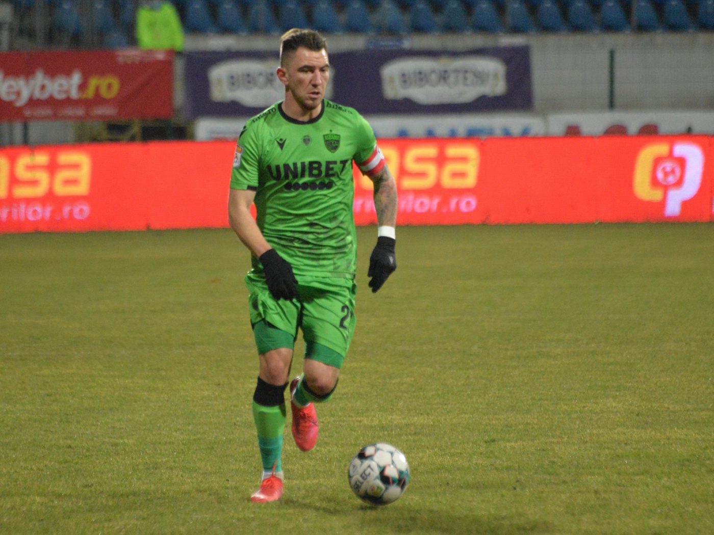 UTA – Dinamo 0-1. Sorescu deschide scorul la Arad! „Câinii”, tot mai aproape de play-off | Live Video Online
