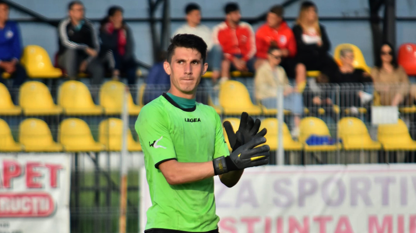 Drama unui fotbalist român! Și-a pierdut mama de Crăciun, iar la scurt timp a rămas și fără tată. ”Nici în cele mai negre coșmaruri nu mi-am putut închipui că voi avea parte vreodată de astfel de sărbători”