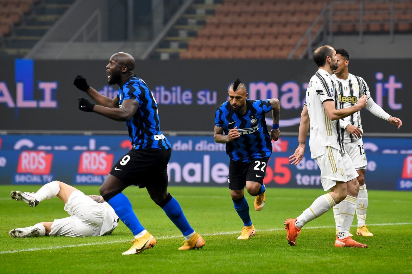 Inter- Juventus 2-0. Echipa lui Antonio Conte egalat-o pe rivala AC Milan, iar Cristiano Ronaldo a fost la pământ