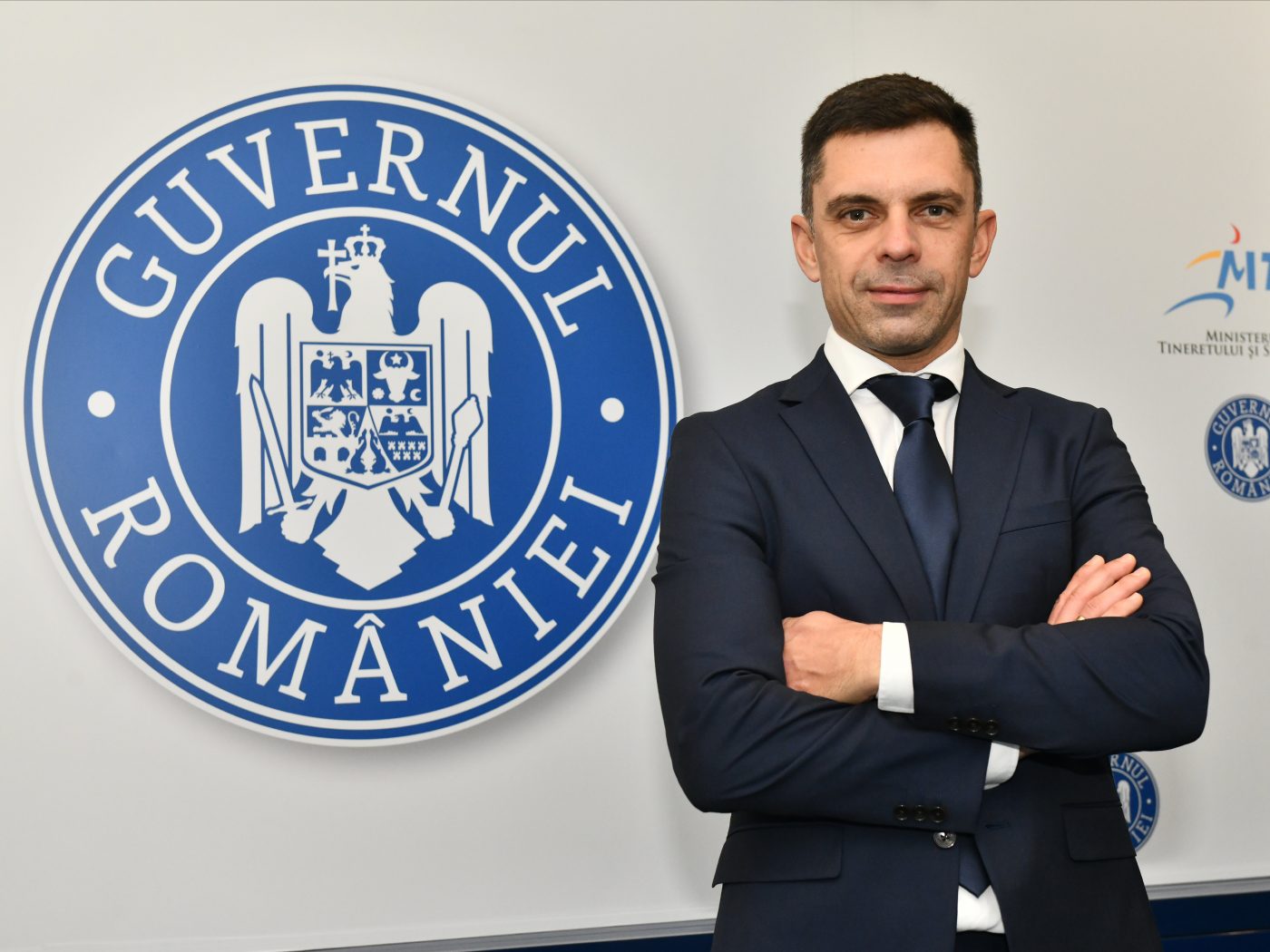 Eduard Novak, obligat să vadă la televizor meciul Atletico – Chelsea. „Nu am primit invitație”. Ministrul Tineretului și Sportului, mesaj pentru fanii români care vor pe stadioane