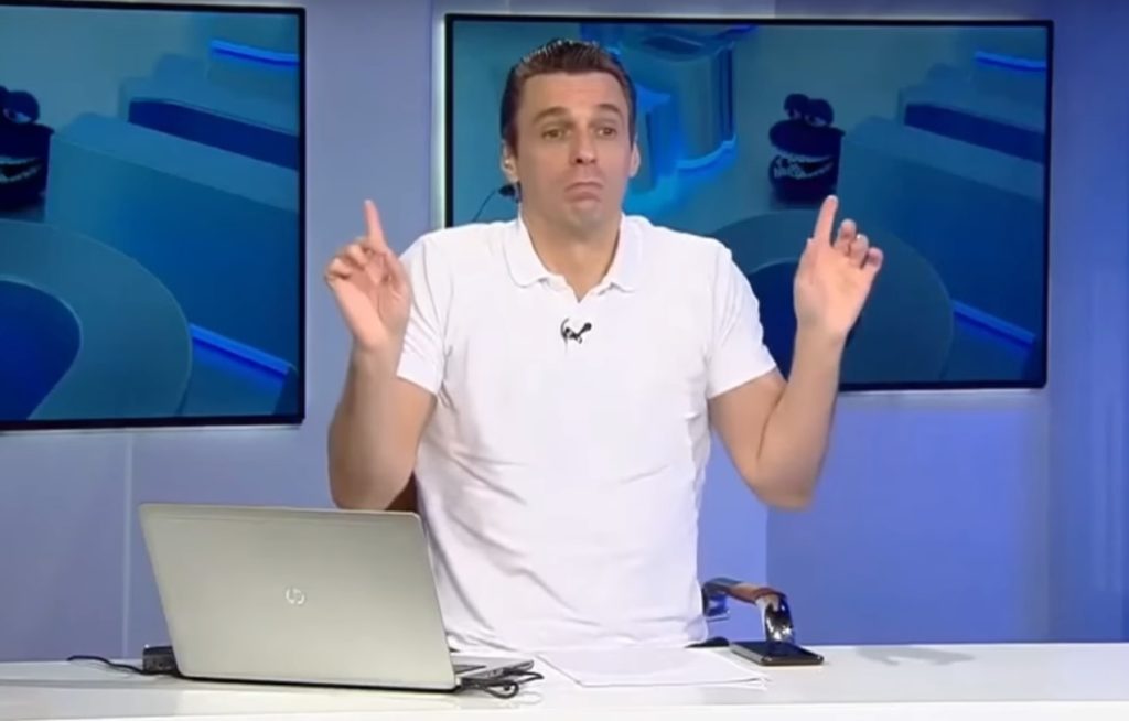 „Așa era în Uniunea Sovietică! Poziția celor doi «tricolori» este bipedă!”. Mircea Badea, reacție categorică după ce Stanciu și Nedelcearu nu au îngenuncheat înainte de Anglia – România