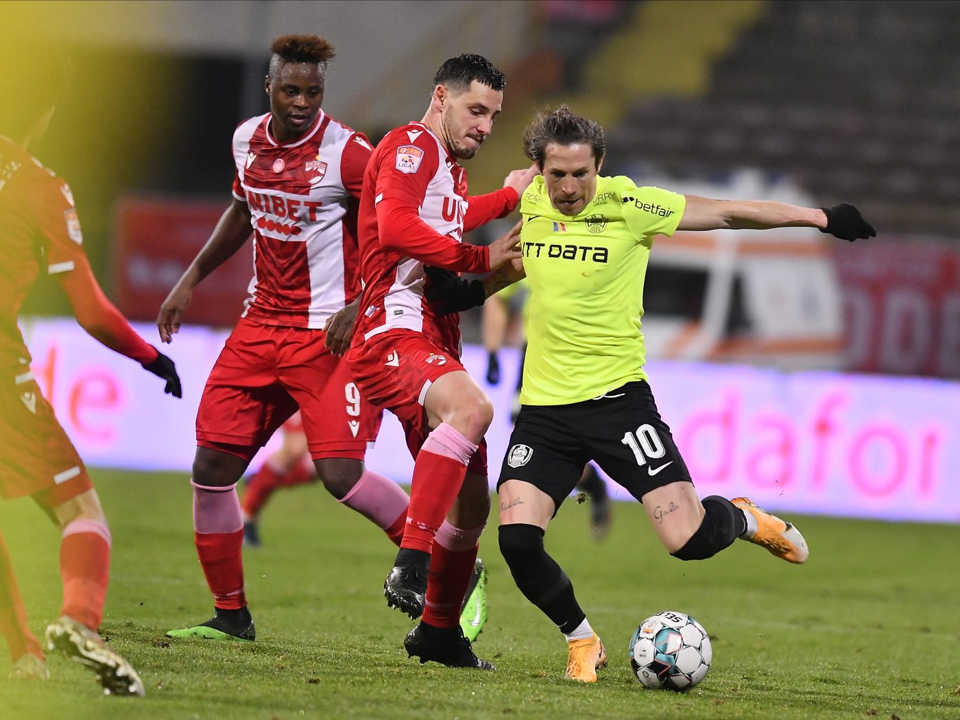Scandalul de dopaj de la Dinamo a ajuns și în presa internațională: „Probleme pentru Magaye Gueye!” Ce riscă atacantul lui Jerry Gane