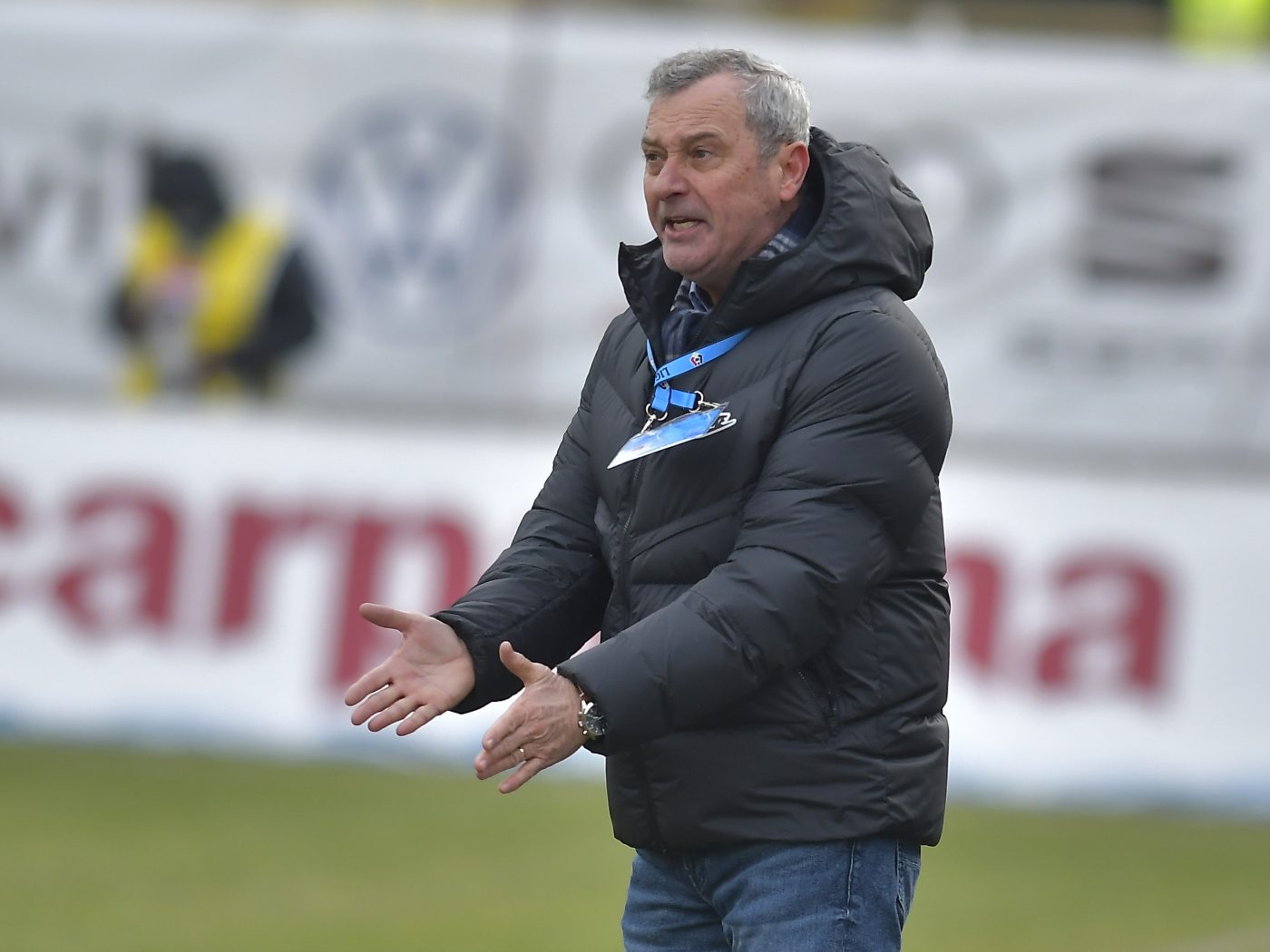 Mircea Rednic a izbucnit când a fost întrebat despre contractul cu Viitorul: „Nu uitați că echipa nu a pierdut cu mine pe bancă!” Critici dure aduse jucătorilor
