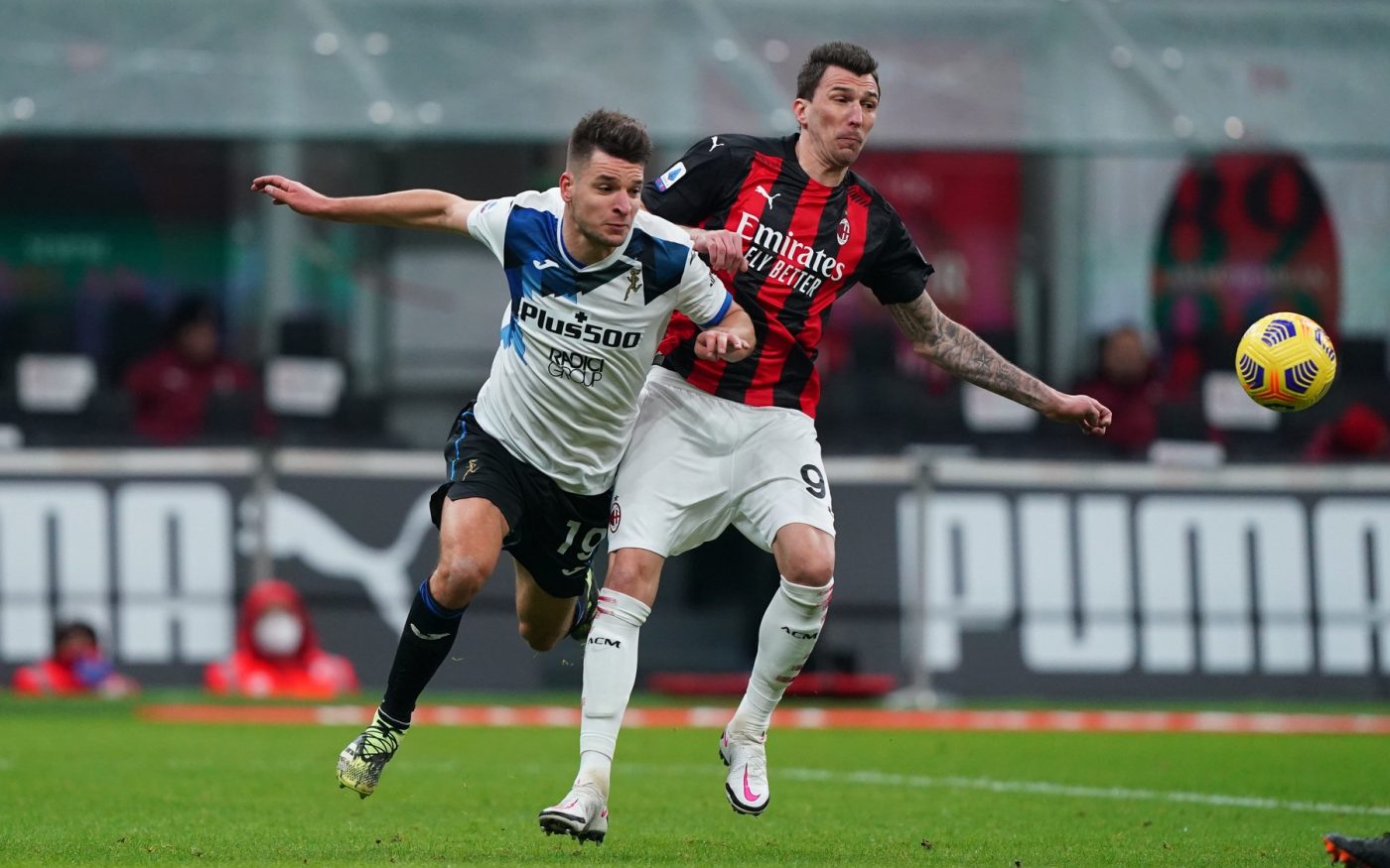S-a aprins lupta la titlu în Serie A! AC Milan a fost umilită de Atalanta, iar Inter a pierdut două puncte imense. Debut pentru croatul Mandzukic