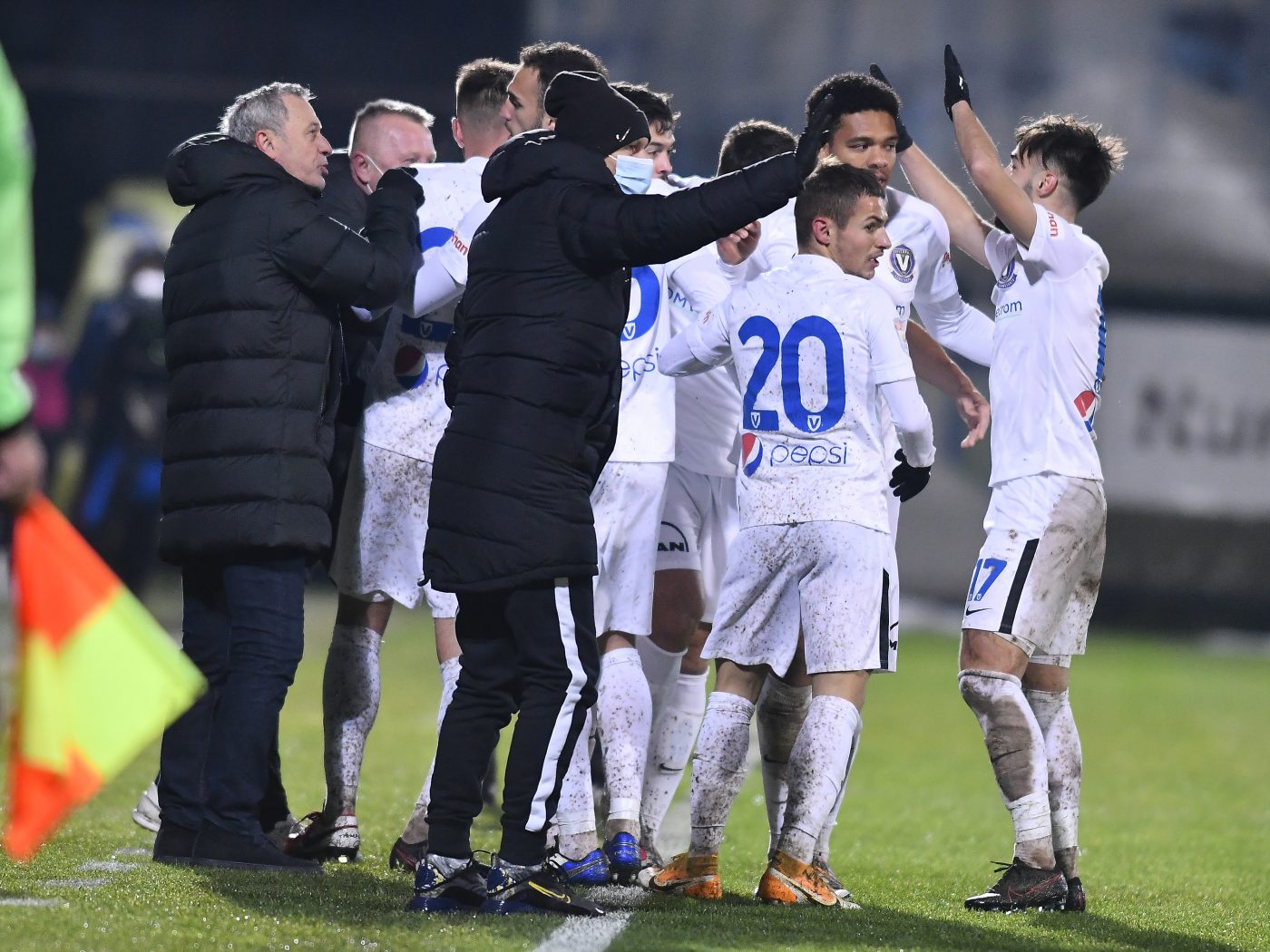 Liga 1: Duel de totul sau nimic pentru Rednic în Ardeal » FC Hermannstadt – Viitorul se pariază la cote de 1.70 și 1.78!