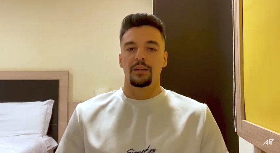 „Regreți că ai venit la FCSB?”. Adrian Petre, luat la întrebări de către fani! Răspsunul sincer al atacantului: „E singurul lucru pe care îl regret!” | VIDEO