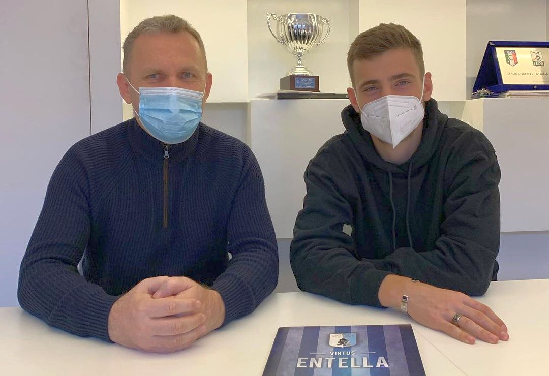 Vlad Dragomir a semnat cu noua sa echipă! Mijlocașul român va evolua în Serie B, după despărțirea de Perugia | FOTO