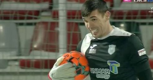 Emoții pentru Mirel Rădoi! Portarul David Lazar s-a accidentat chiar sub ochii selecționerului, la meciul Astra – Universitatea Craiova | FOTO