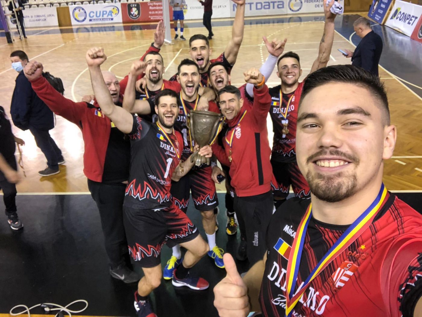 Cupa României la volei masculin a revenit celor de la Dinamo. Victorie clară la Cluj în finala cu SCM Craiova