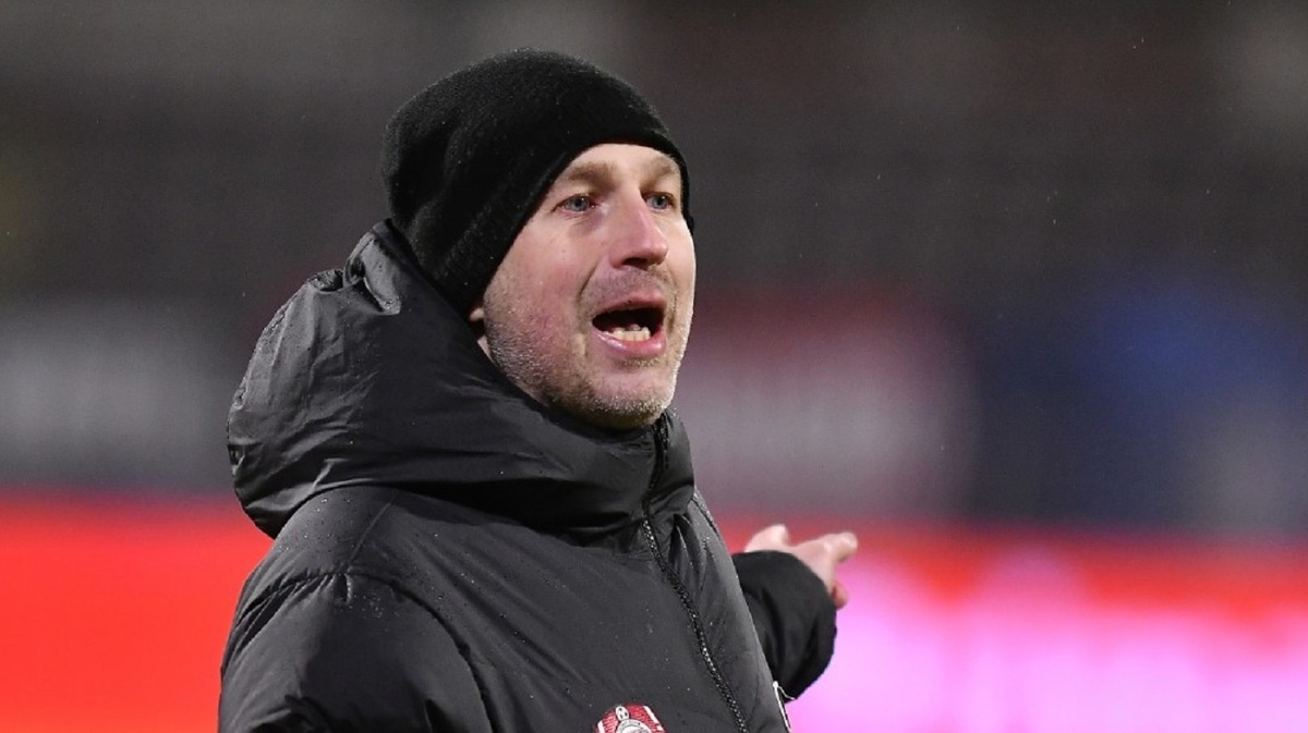 Edi Iordănescu a anulat ultimul antrenament al lui CFR Cluj: „Sunt condiţii foarte grele!”. Antrenorul regretă că echipa sa nu a plecat în cantonament, precum FCSB