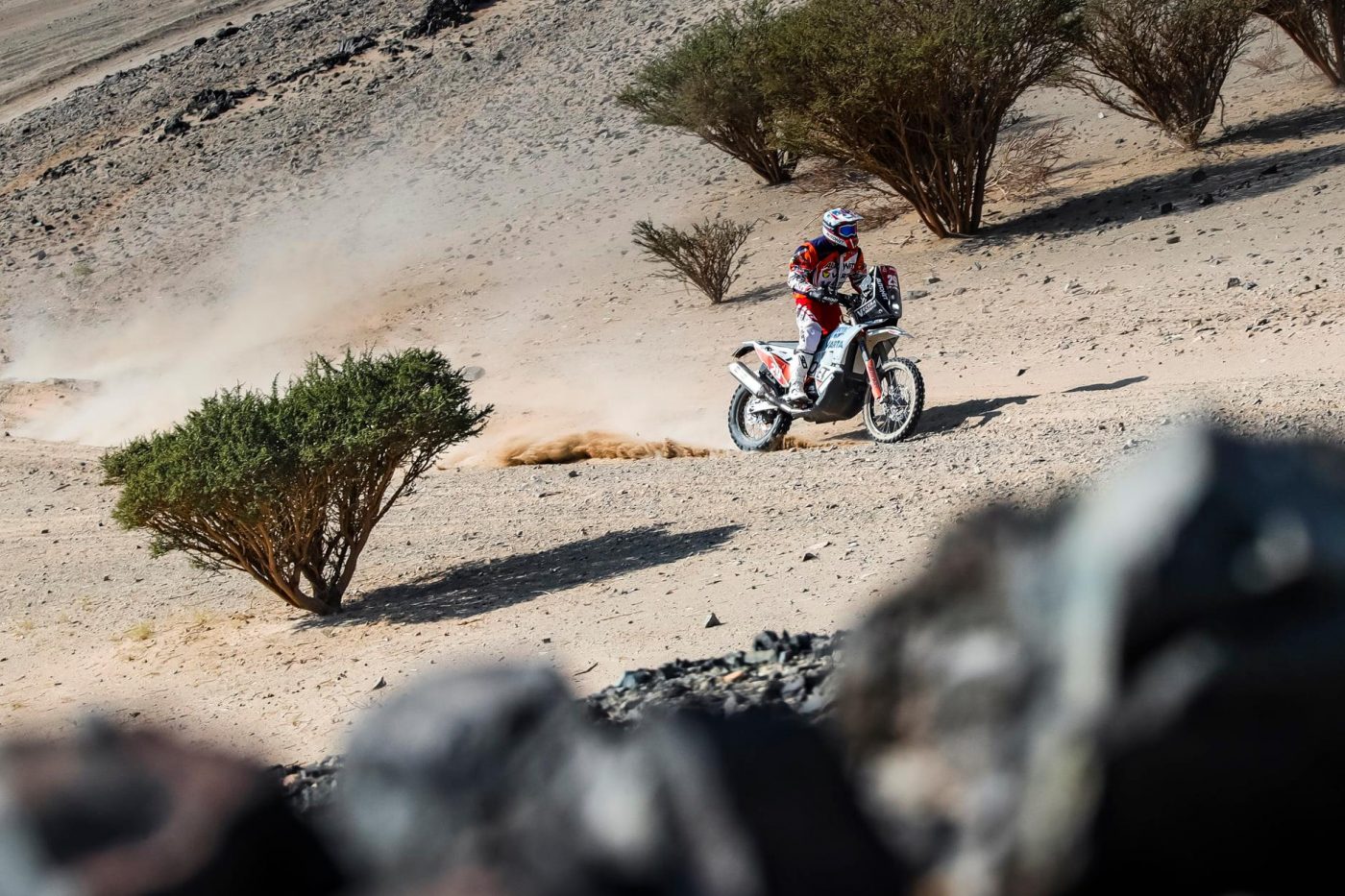 Emanuel Gyenes a câștigat timp prețios în etapa a 4-a a Raliului Dakar 2021. „Drumul spre Jeddah este încă lung”. Cum au terminat azi reprezentanții României, într-o etapă specială mai rapidă
