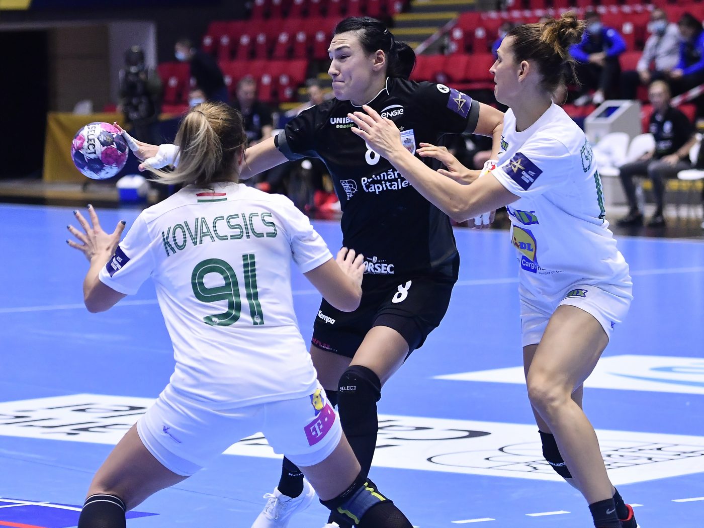 Ferencvaros – CSM București 31-27, în Grupa A a Ligii Campionilor la handbal. „Tigroaicele” au rezistat 55 de minute!