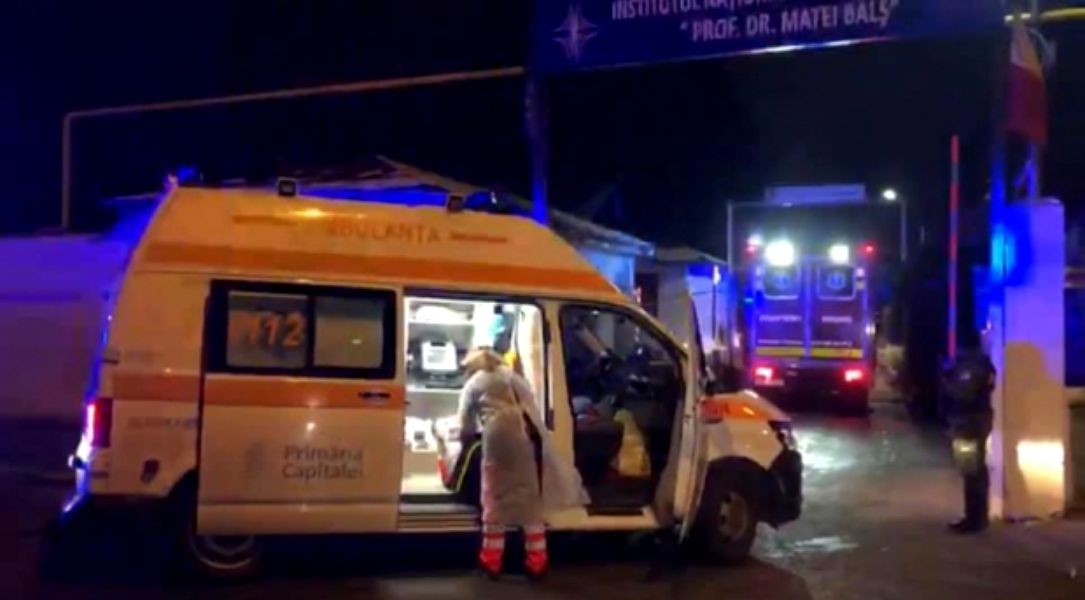 Incendiu puternic la Institutul Matei Balș! Patru persoane au murit, toată clădirea este afectată de fum și 140 de pacienți au fost evacuați și transferați